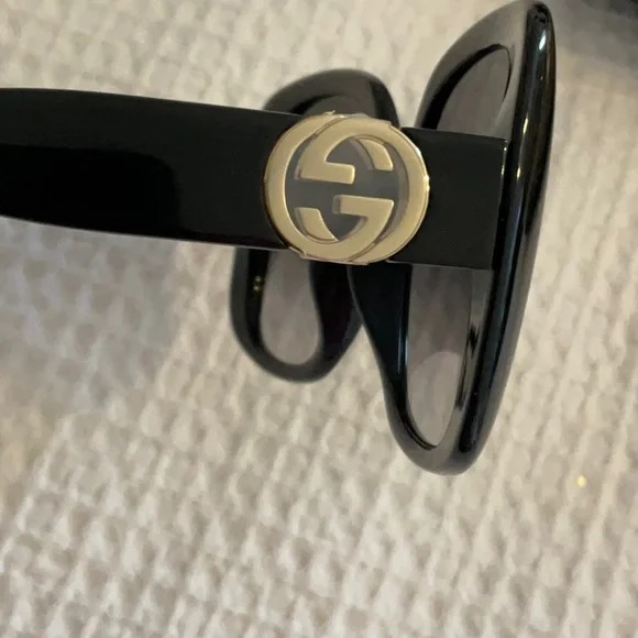 Gucci Womens Square/Rectangle Black Black Grey Fashion  display picture 2